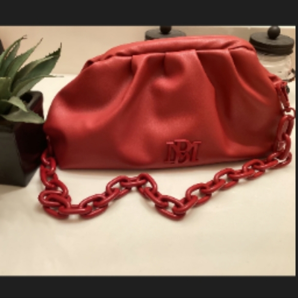 NWT Badgley Mischka Clutch with optional chunky chain crossbody. - Picture 11 of 12
